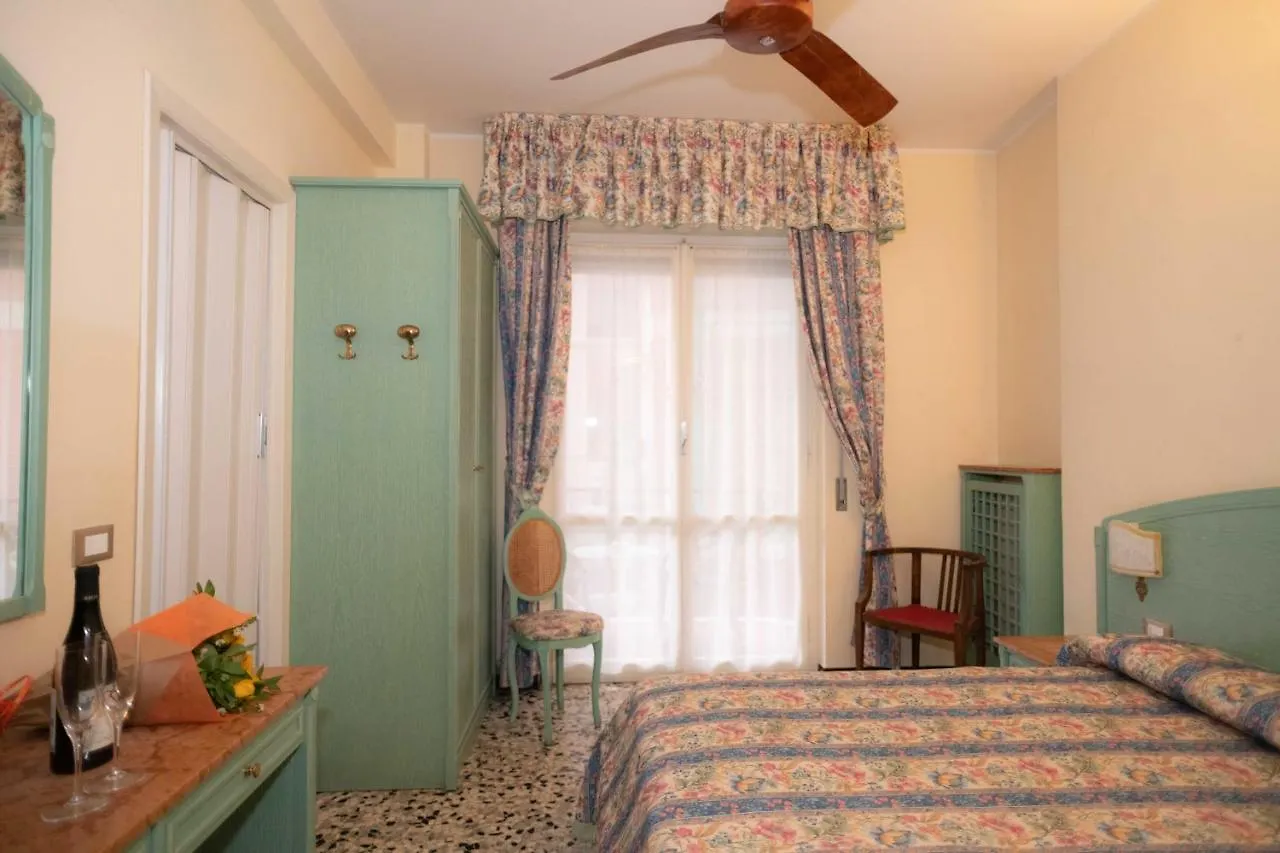 Hotel Magnolia Αλμπένγκα