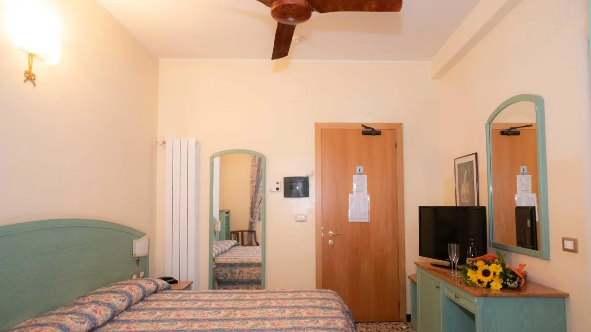 Hotel Magnolia Albenga 2*,  Italie